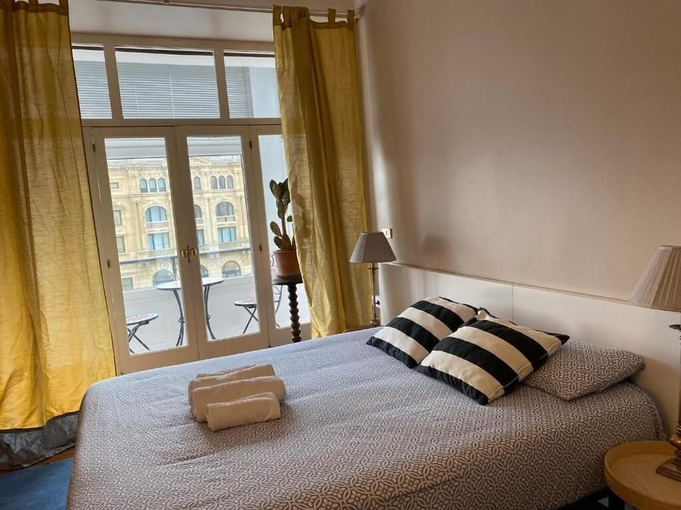 1 bedroom, desk, free WiFi, bed sheets