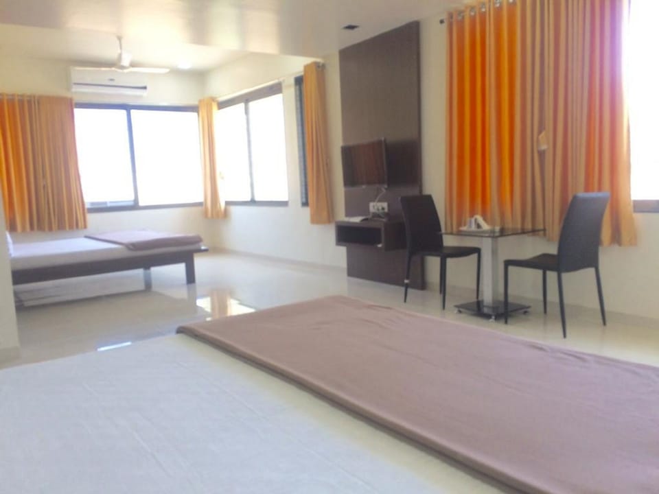 Family Double or Twin Room | Egyptian cotton sheets, premium bedding, memory foam beds, in-room safe