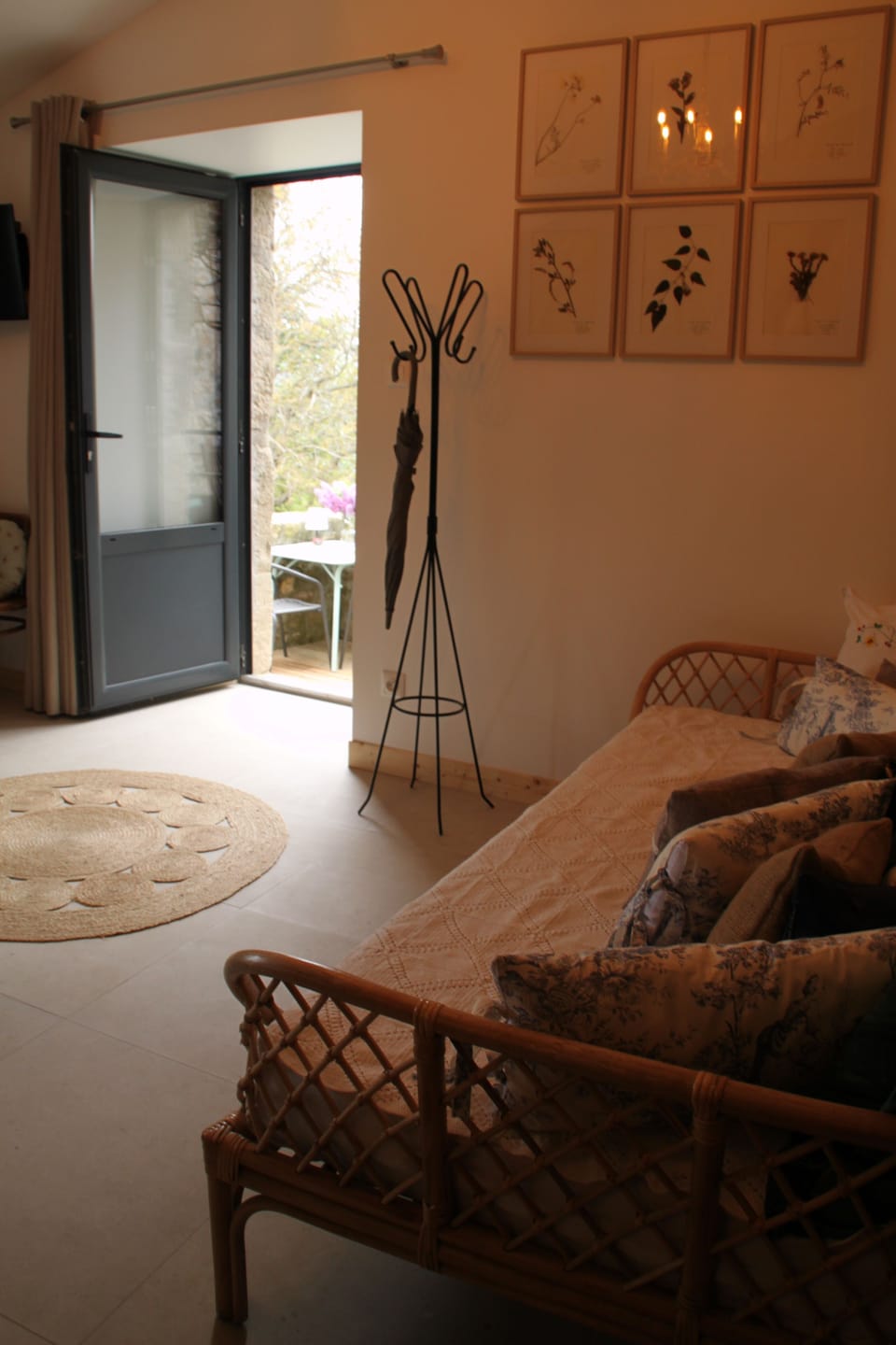 Double Room, Garden View | Individually decorated, individually furnished, laptop workspace
