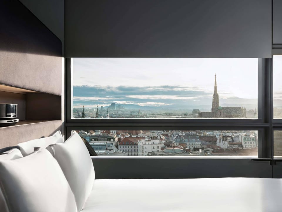 Executive Room (Cathedral View), King Bed | Premium bedding, minibar, in-room safe, individually decorated