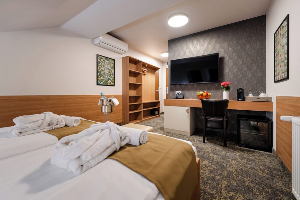 In-room safe, desk, laptop workspace, blackout drapes