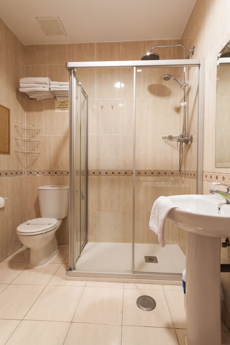 Triple Room, City View | Bathroom | Shower, hair dryer, towels