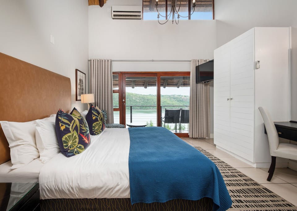 Loft | Premium bedding, Select Comfort beds, minibar, in-room safe