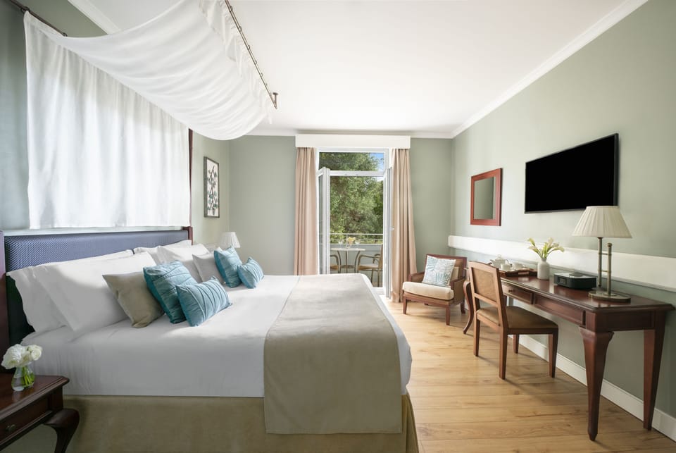 Suite, Balcony, Sea View | 1 bedroom, minibar, in-room safe, desk