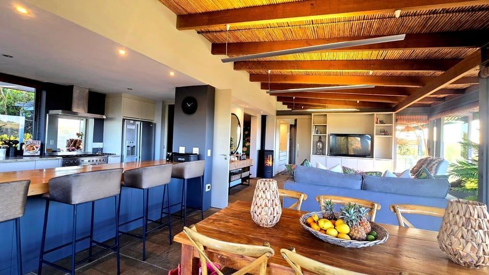 Luxury Villa | Private kitchen | Fridge, microwave, oven, stovetop