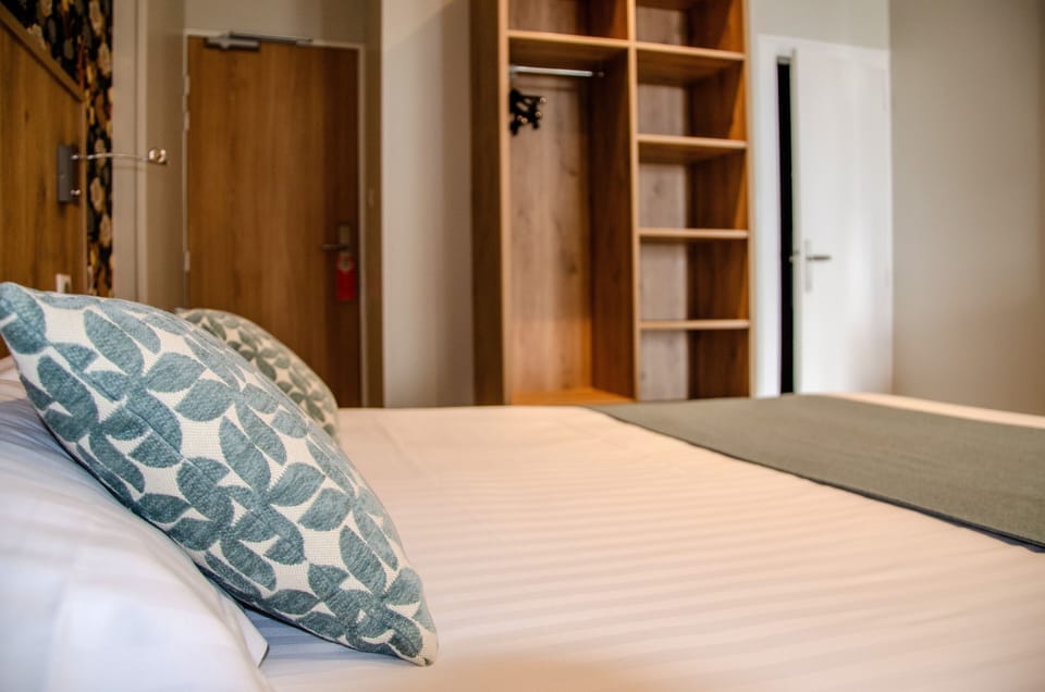 Superior Room, Sea View (Romance) | In-room safe, individually decorated, desk, soundproofing