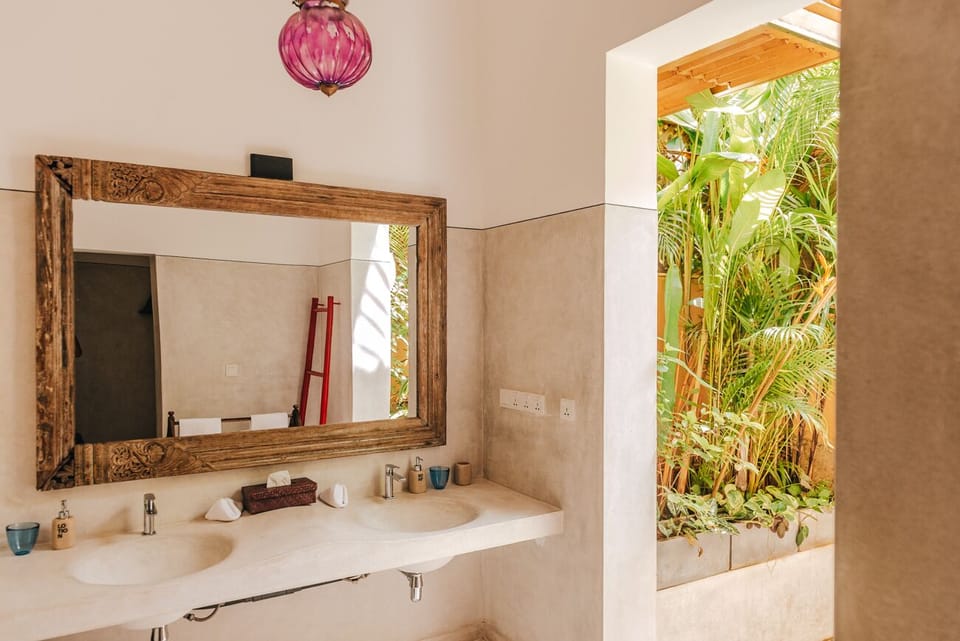 Luxury Villa, 6 Bedrooms, Lanai, Ocean View | Bathroom | Shower, rainfall showerhead, free toiletries, hair dryer