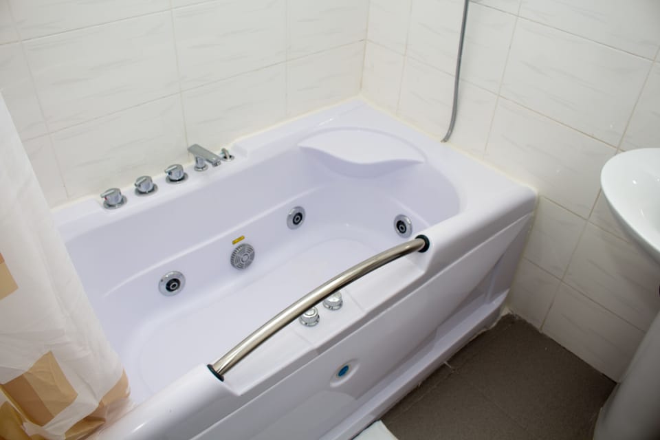 Executive Room | Jetted tub
