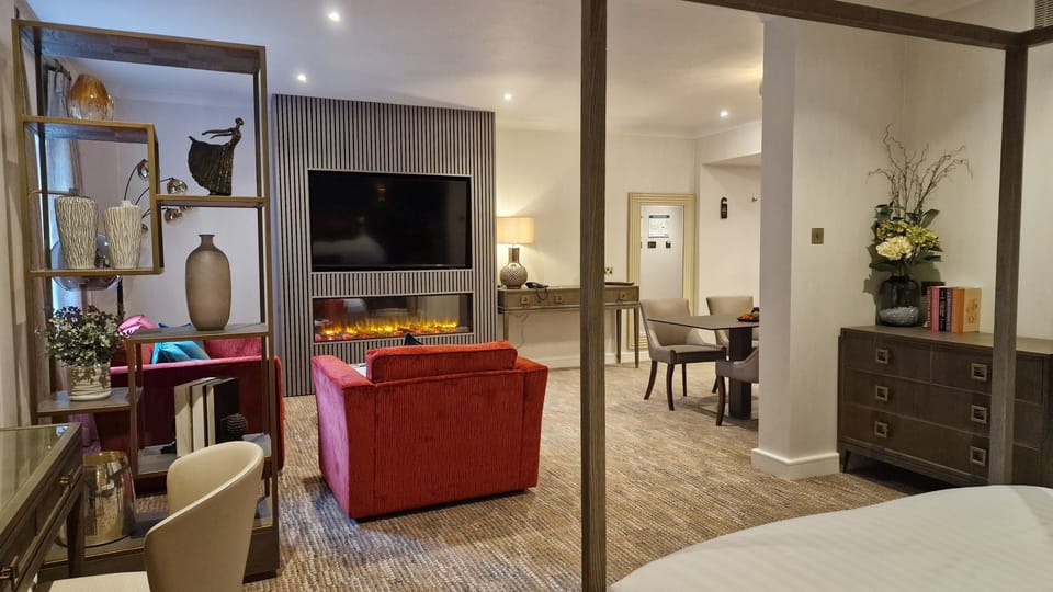 The Willow Suite | Hypo-allergenic bedding, desk, laptop workspace, blackout drapes