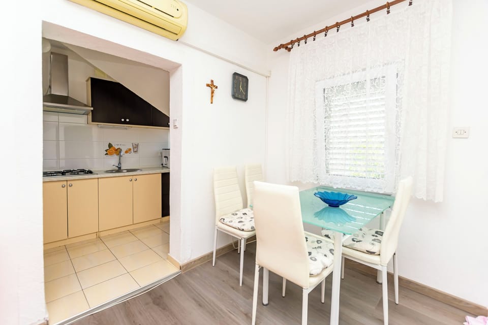Apartment (A1) | Private kitchen | Espresso maker, coffee/tea maker, fridge, microwave