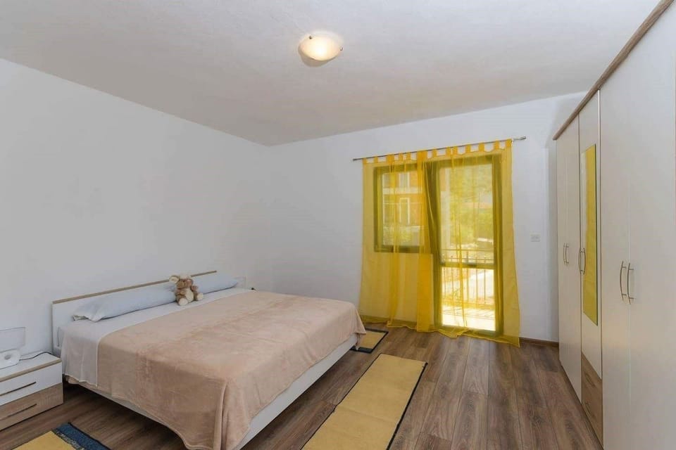 Apartment (A1) | Iron/ironing board, free WiFi, bed sheets