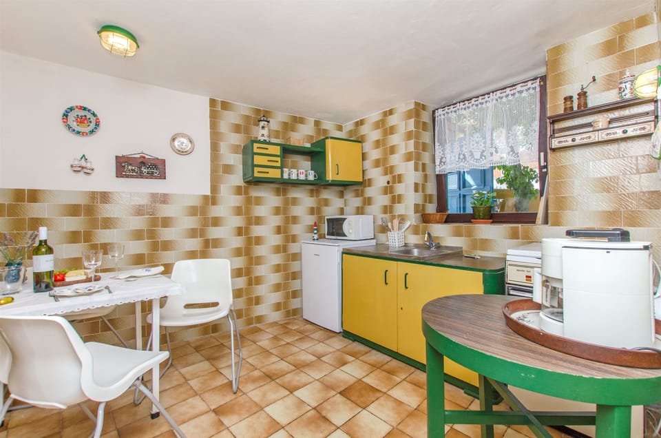 Studio (A1) | Interior