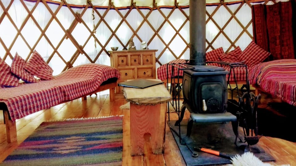Travel crib