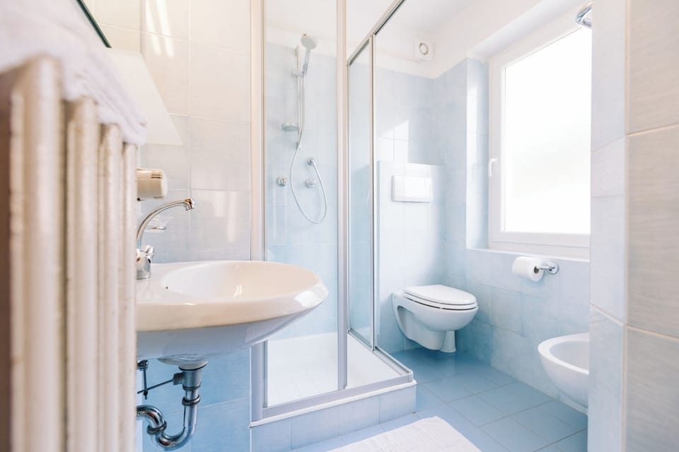 Classic Double Room, Balcony, Mountain View | Bathroom | Shower, hair dryer, bidet, towels