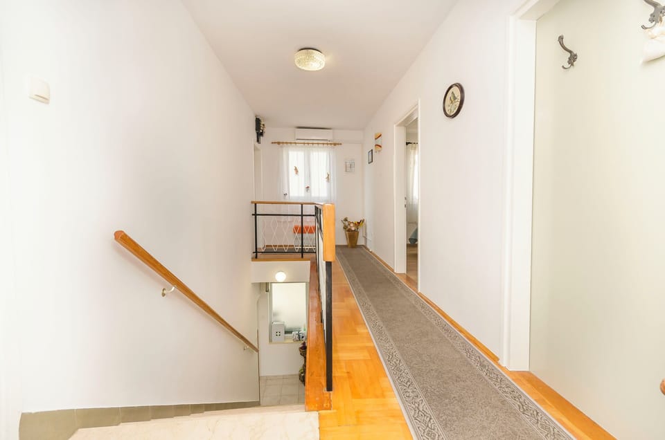 Apartment (A1) | Staircase