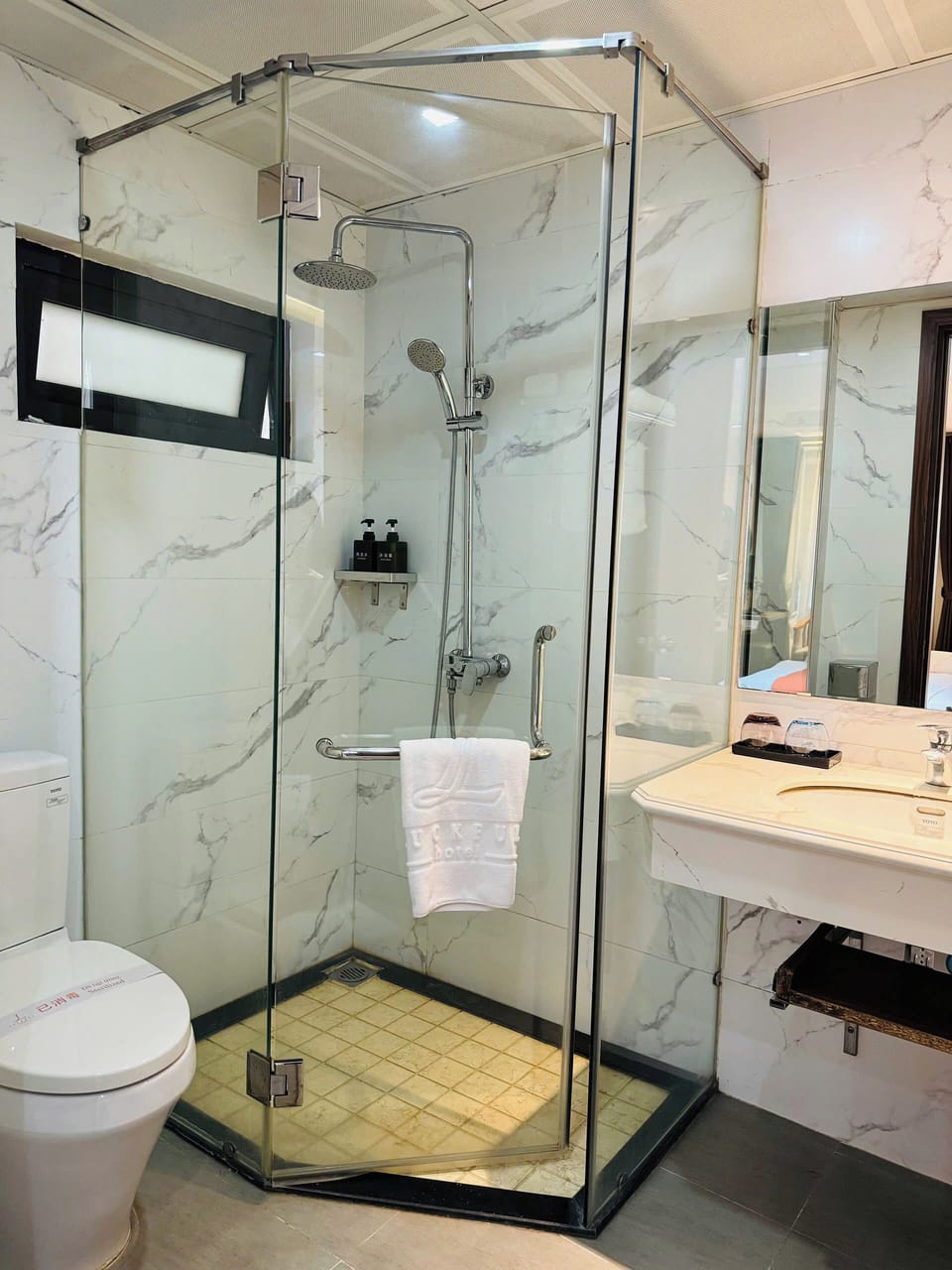 Shower, free toiletries, hair dryer, bathrobes