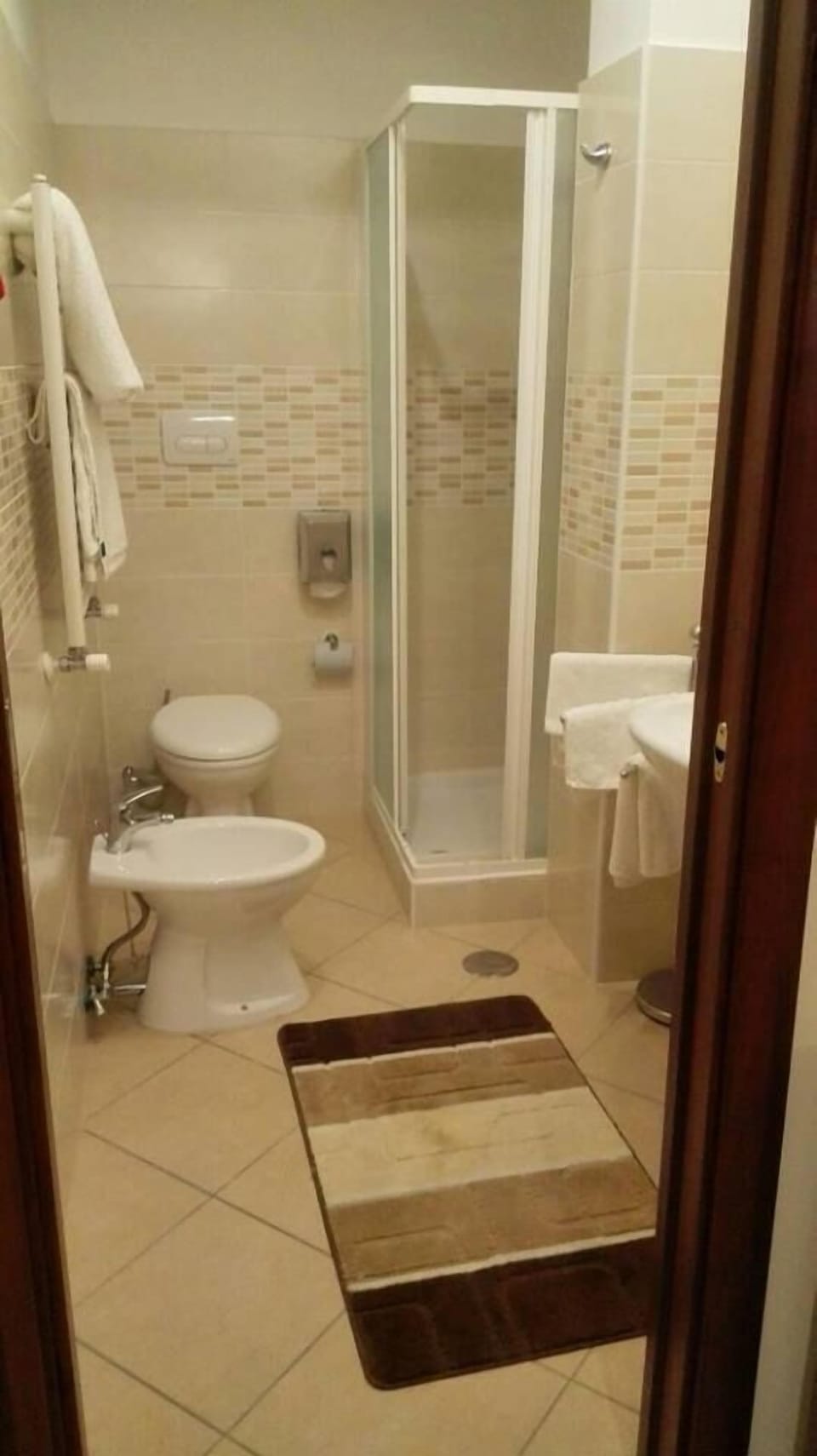 Deluxe Twin Room, 2 Twin Beds (Tulipani) | Minibar, desk, free cribs/infant beds, free WiFi
