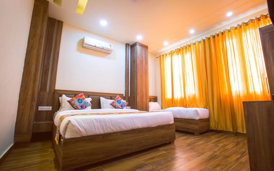 Rollaway beds, free WiFi, bed sheets