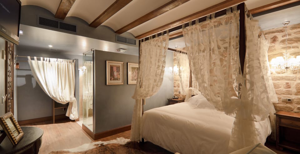 Double Room | Premium bedding, minibar, in-room safe, desk