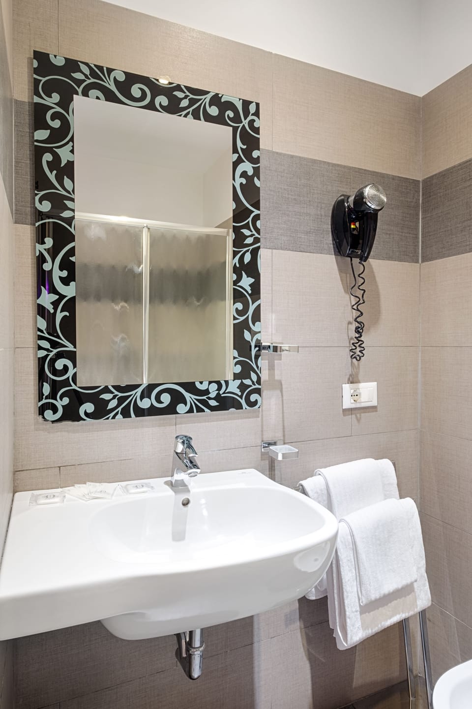 Shower, free toiletries, hair dryer, bidet