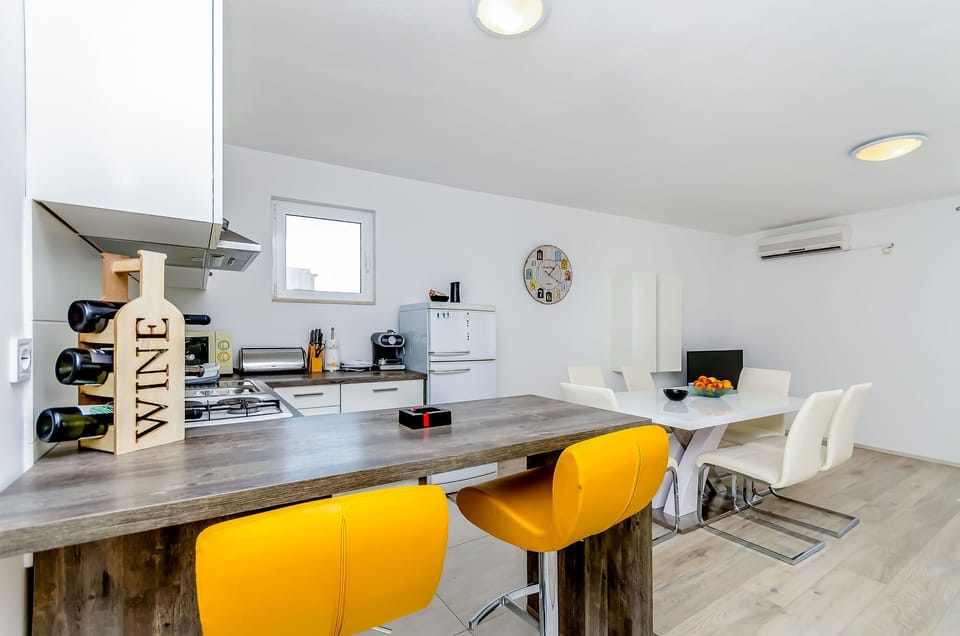 House | Dining