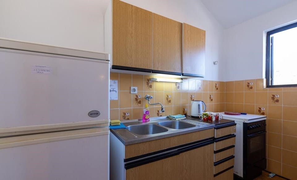 House | Private kitchen | Fridge, oven, stovetop, espresso maker