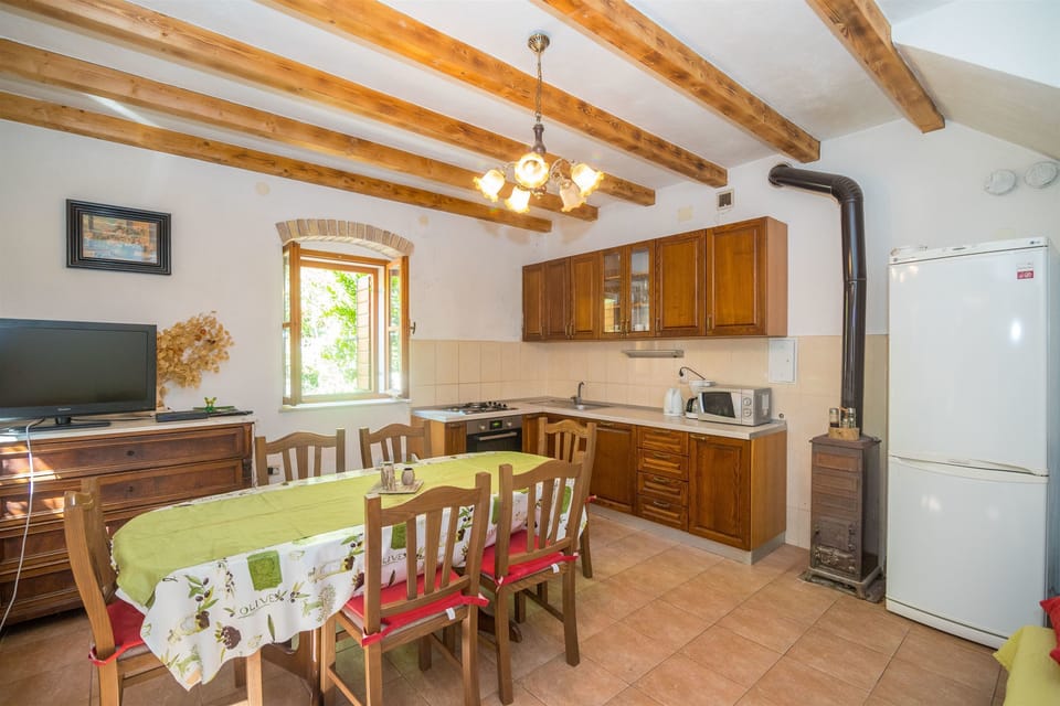 Private kitchen | Fridge, microwave, espresso maker, coffee/tea maker