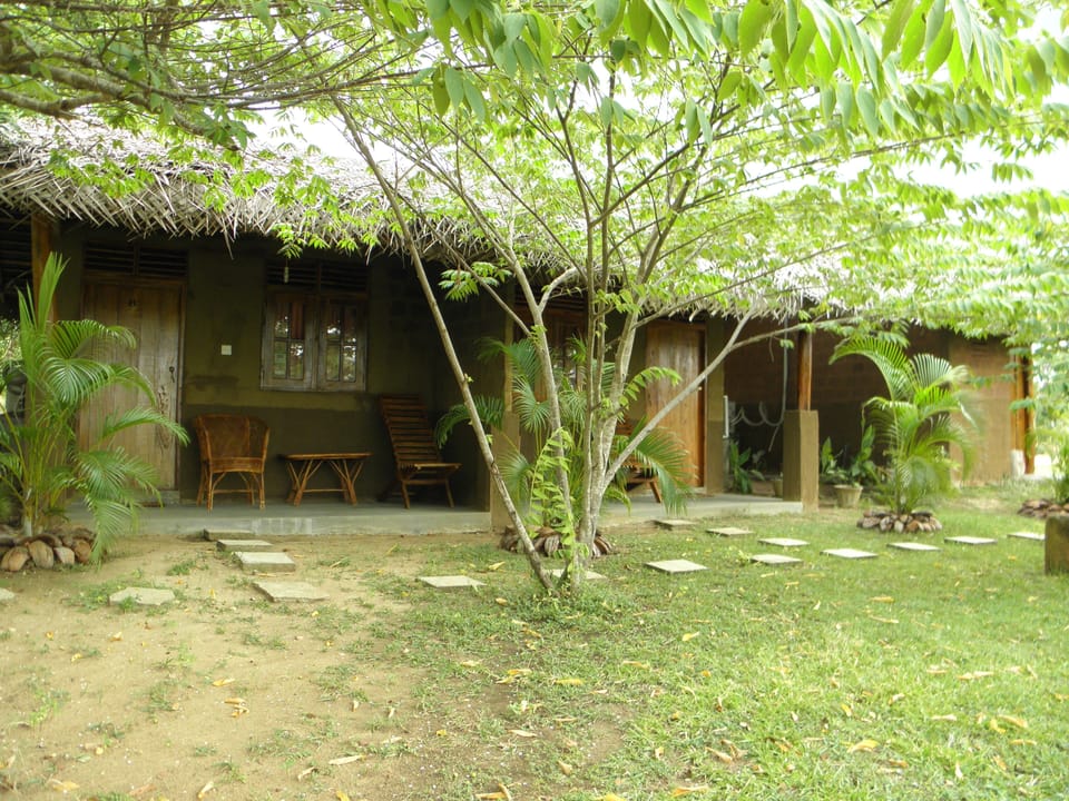 Lotus Chalets Eco Hotel Bed and Breakfast in Southern Province