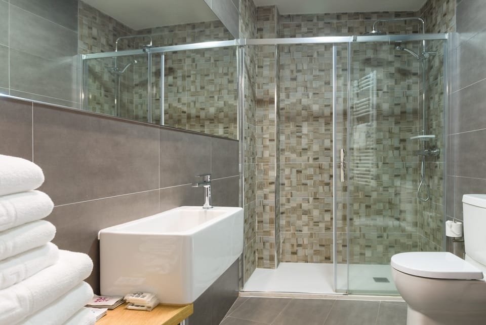Apartment, 2 Bedrooms, Balcony | Bathroom | Shower, hair dryer, towels, soap