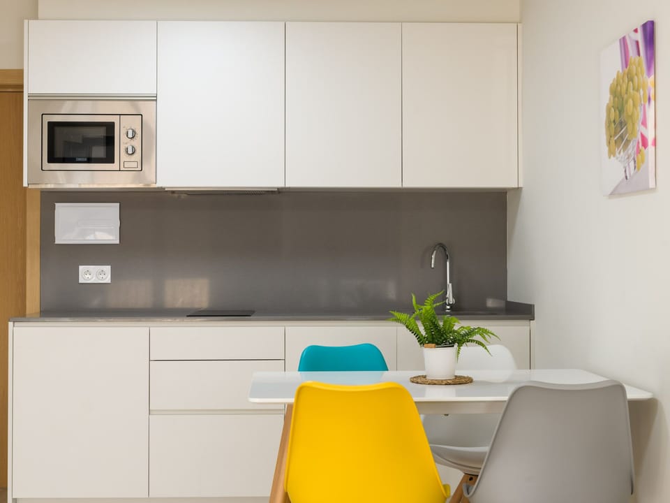Apartment, 1 Bedroom | Private kitchen | Full-size fridge, microwave, stovetop, cookware/dishes/utensils