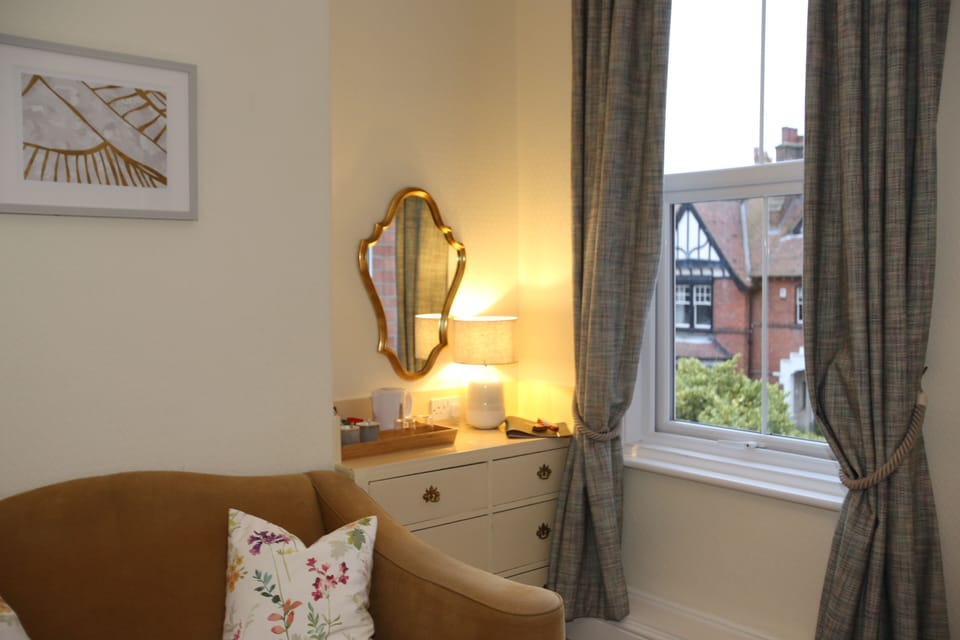Superior Double Room, Ensuite (Super King Bed)