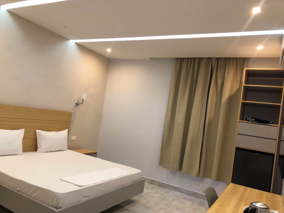 Premium Room | Minibar, blackout drapes, soundproofing, free WiFi