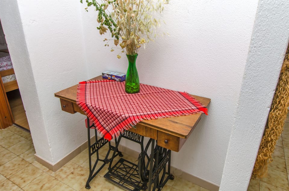 Apartment (A1) | Private kitchen | Fridge, oven, stovetop, espresso maker