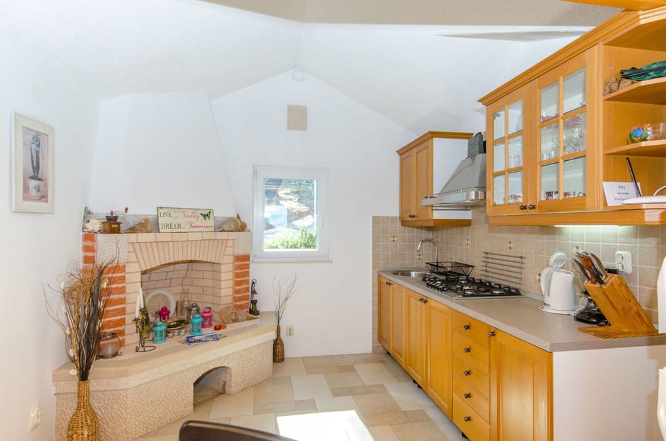 Private kitchen | Fridge, stovetop, espresso maker, coffee/tea maker