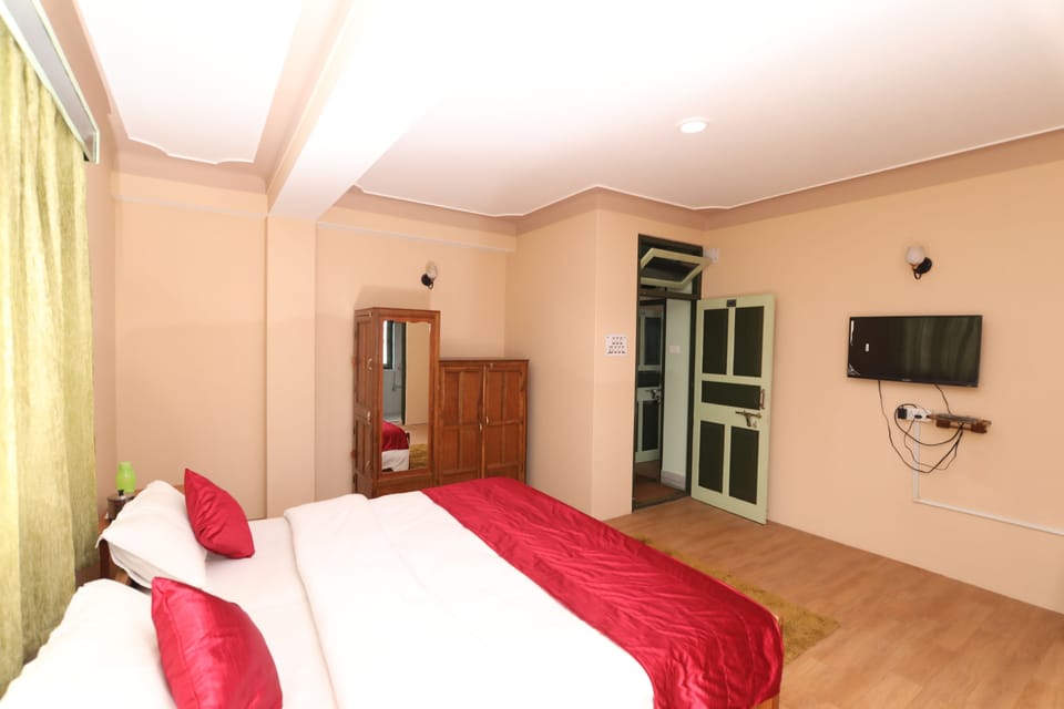 Super Deluxe Room With Balcony | WiFi (free), bed sheets