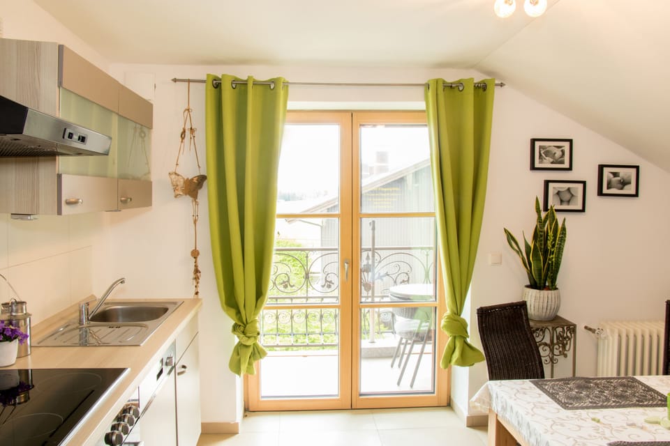 Apartment, 1 Bedroom, Balcony (FeWo Kampenwand) | Private kitchen | Electric kettle, cookware/dishes/utensils