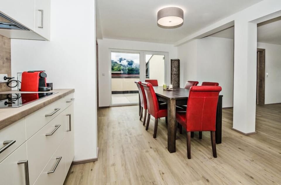 Penthouse, Terrace | In-room dining