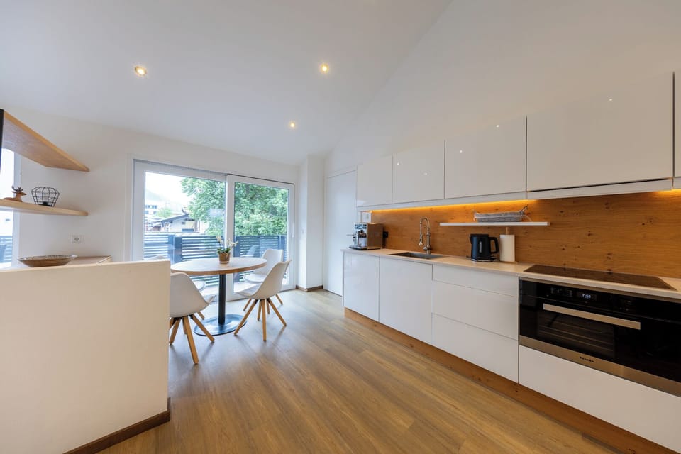 Apartment, 2 Bedrooms | Private kitchen | Fridge, microwave, oven, stovetop