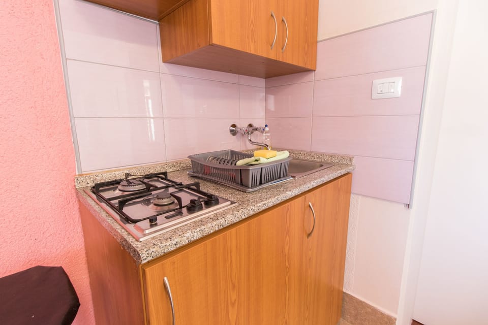 Private kitchen | Fridge, stovetop, espresso maker, coffee/tea maker