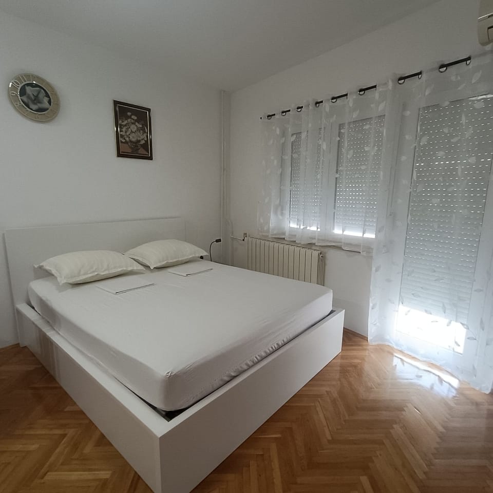 Apartment (A1) | 1 bedroom, desk, soundproofing, iron/ironing board