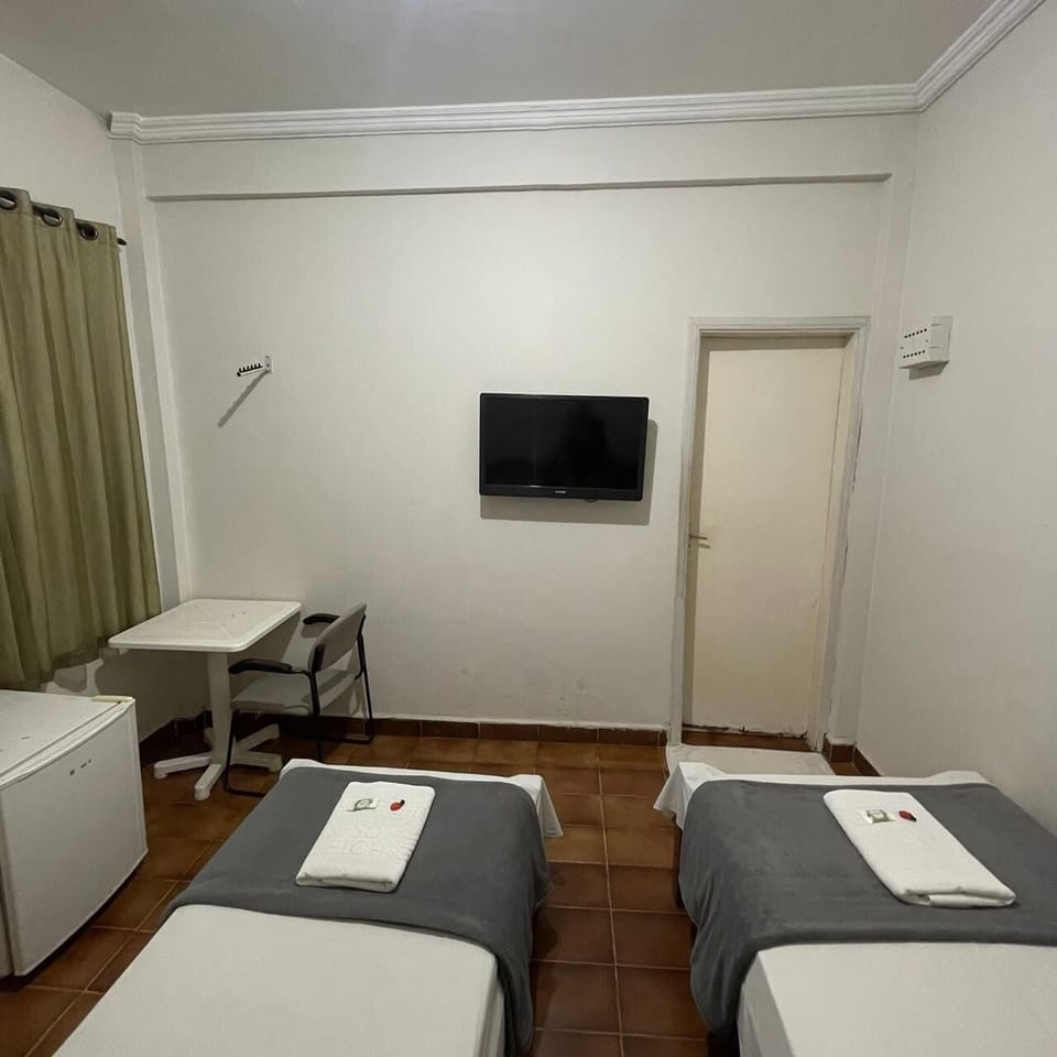 Standard Twin Room, Air conditioning, Courtyard View | Minibar, blackout drapes, iron/ironing board (on request), WiFi (free)