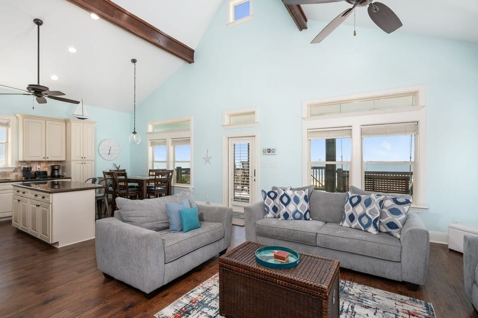 House, 3 Bedrooms | Living area | Smart TV