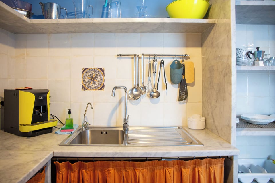 Basic Apartment, 1 Bedroom | Private kitchen | Full-size fridge, microwave, oven, stovetop