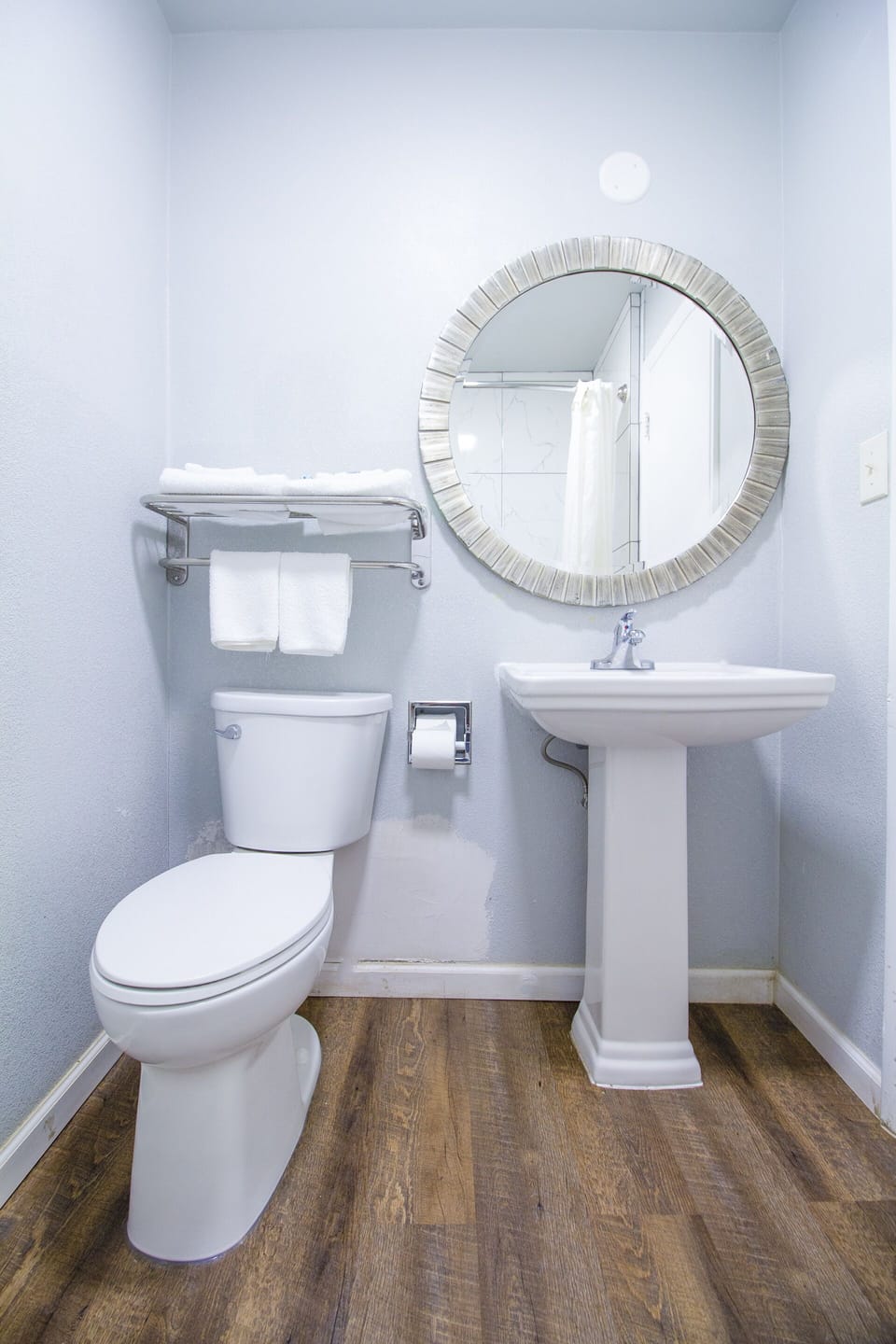 Free toiletries, towels, toilet paper
