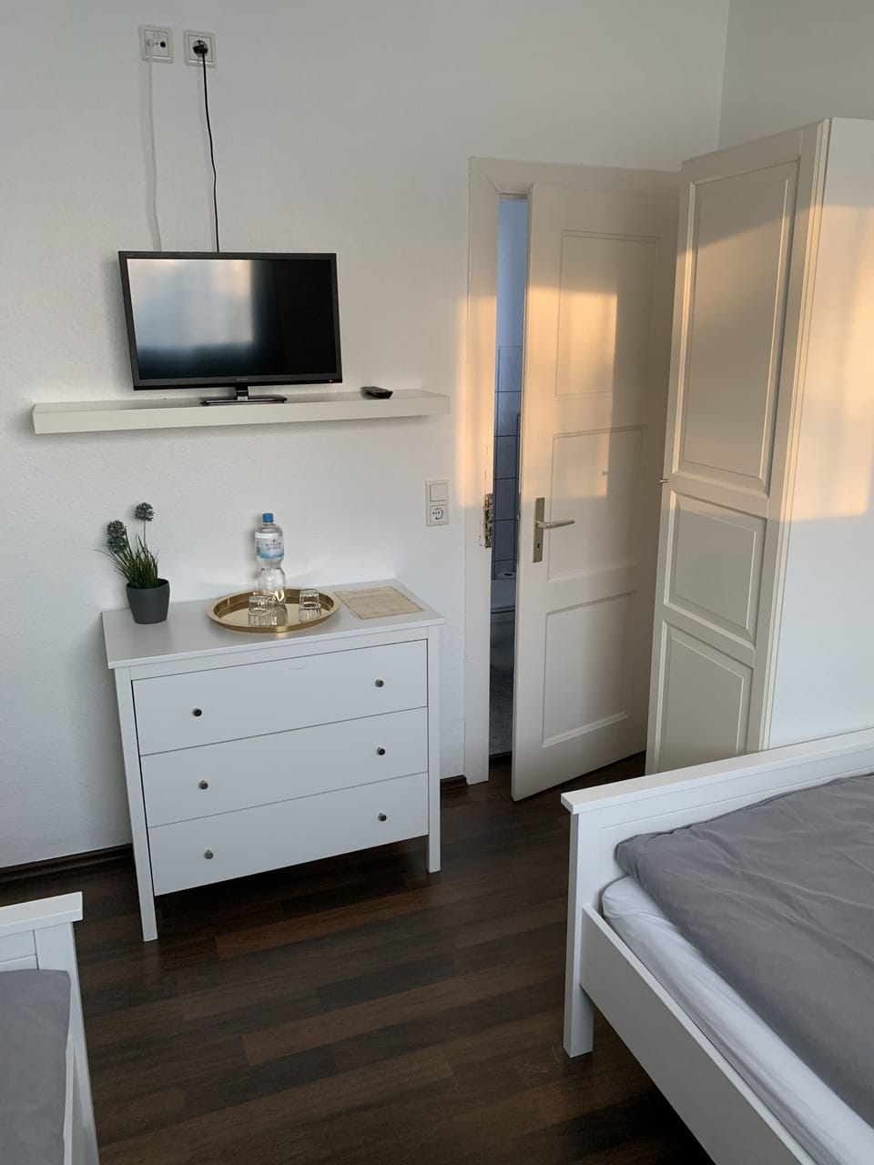 Basic Double Room (4) | 1 bedroom, desk, blackout drapes, iron/ironing board