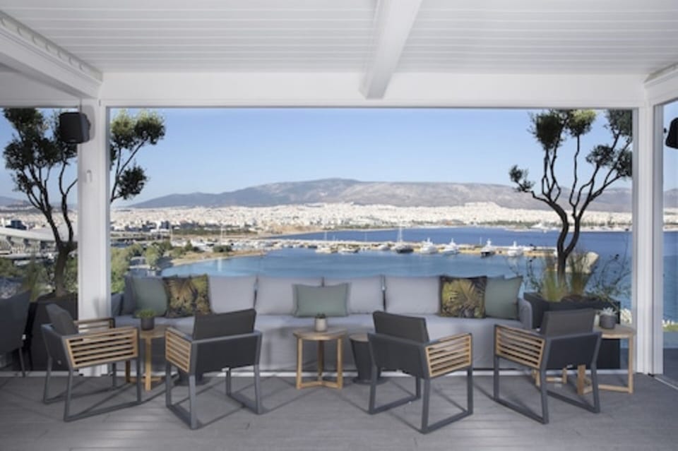 The Alex Monte Kastella Hotel in Pireas