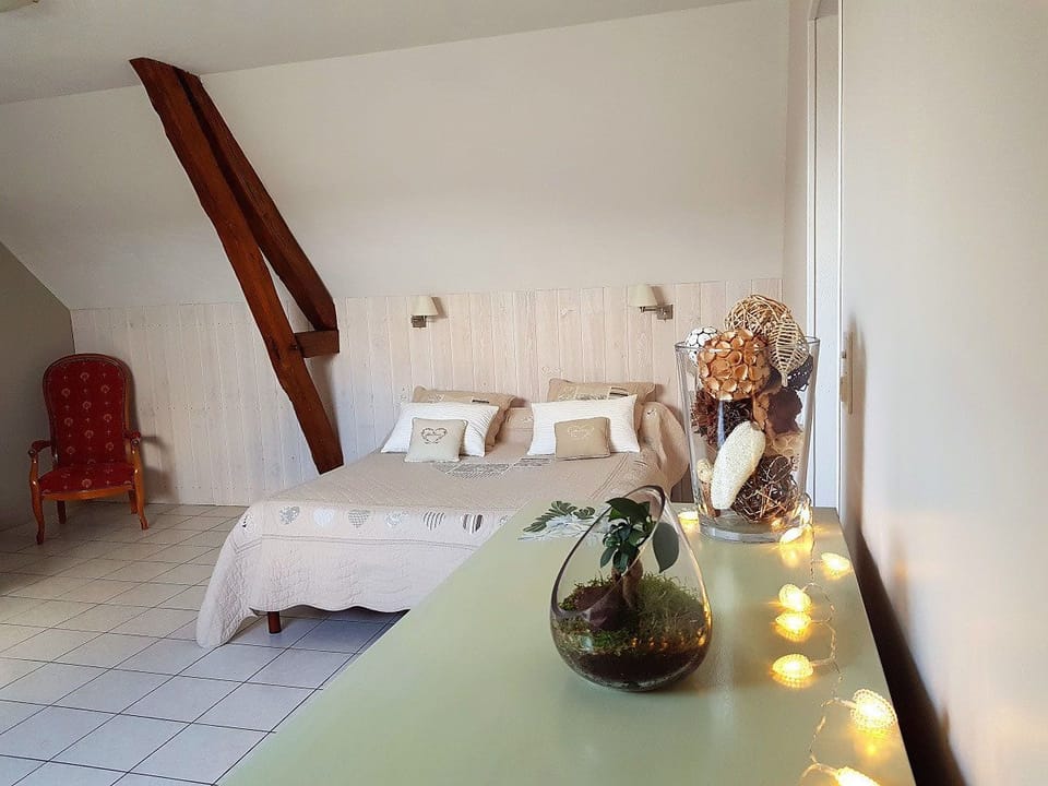 Family Room (Bouinotte) | Individually decorated, individually furnished, soundproofing