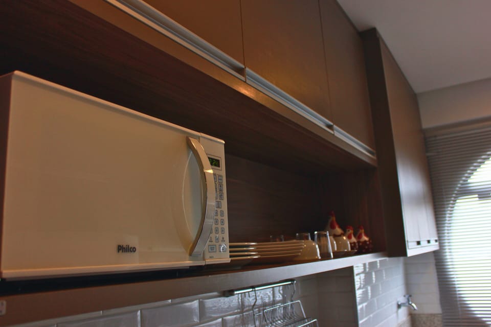 Full-size fridge, microwave, oven, blender