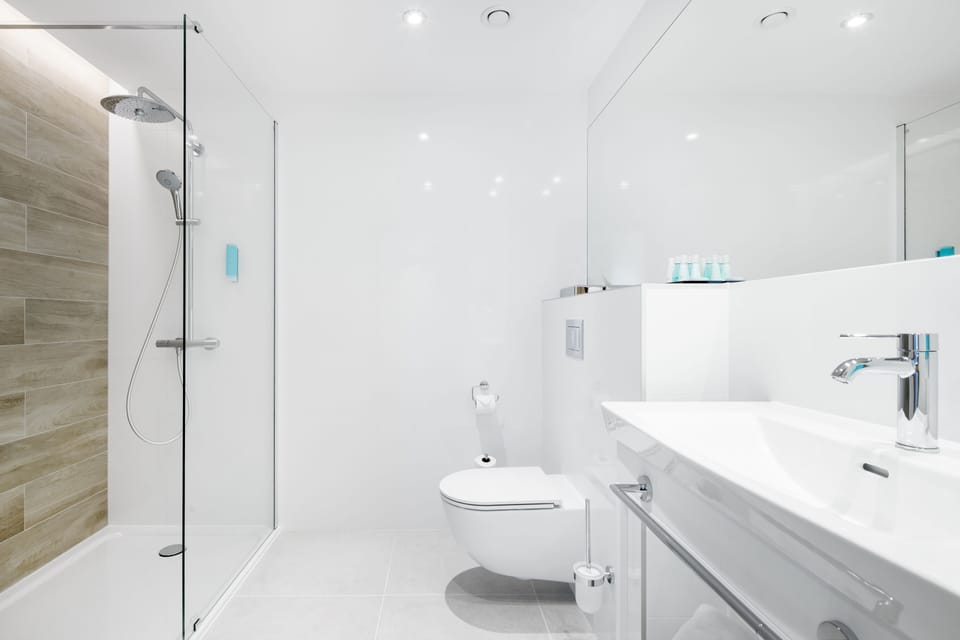 Apartment | Bathroom | Shower, towels