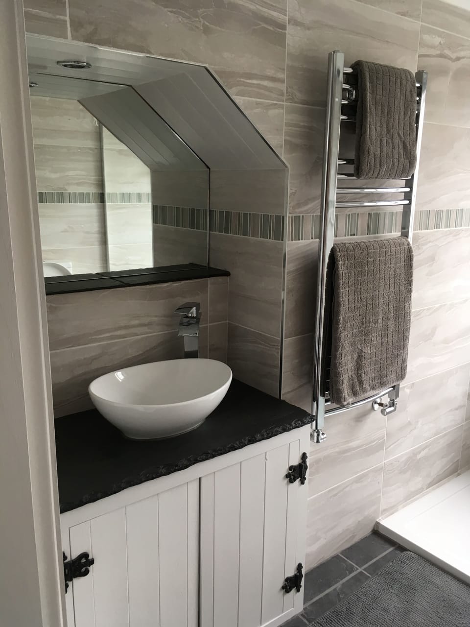 Premium Double Room (2) | Bathroom sink
